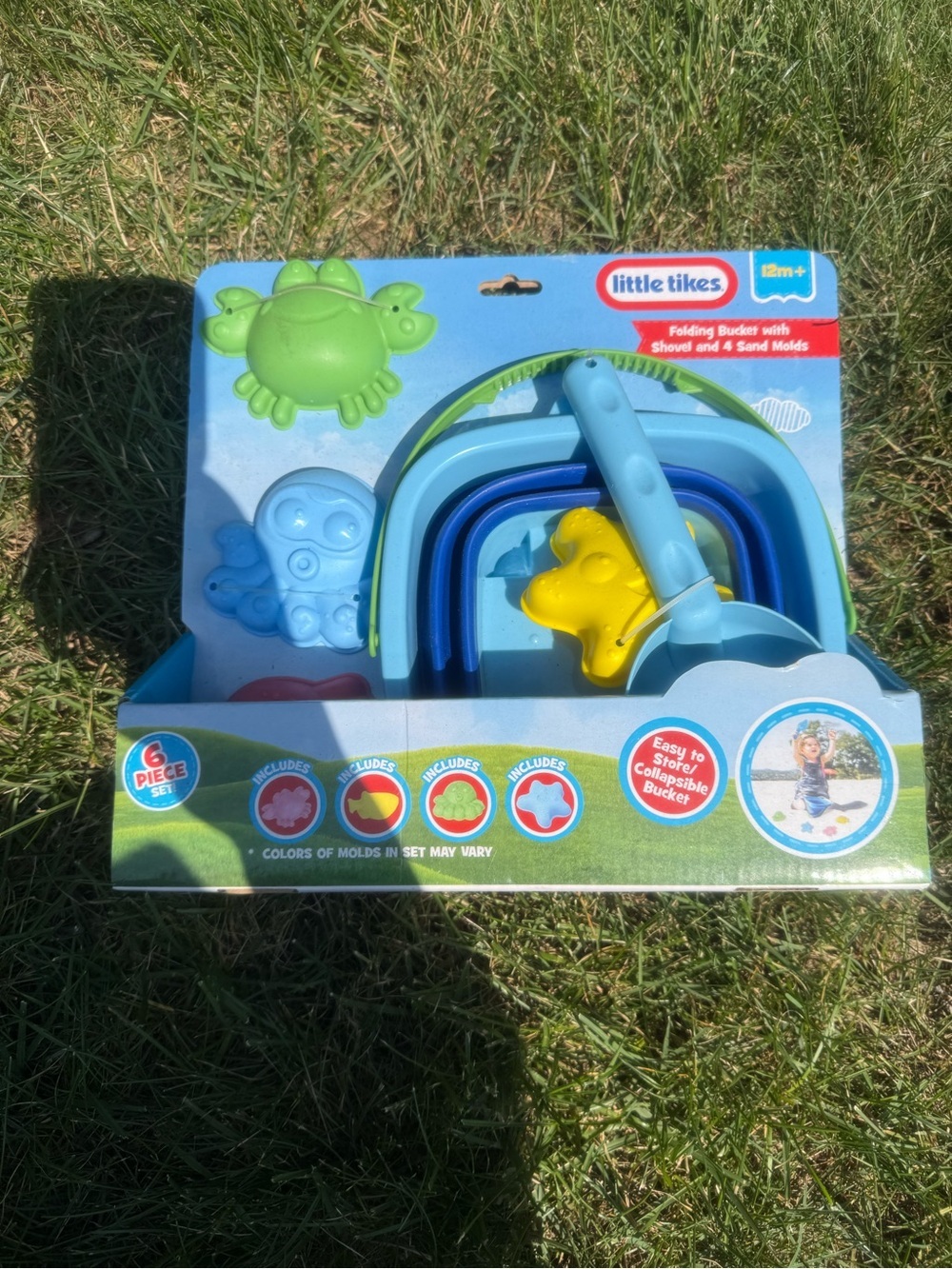 Little Tikes Collapsible Beach Bucket & Sand Molds - Blue/Green